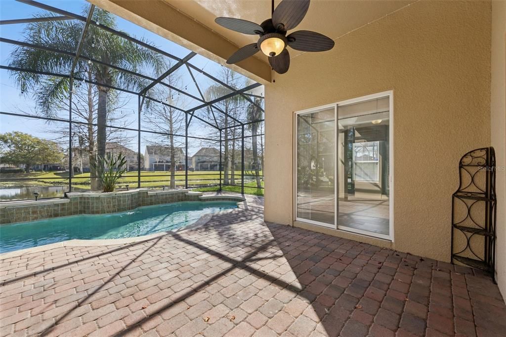 Activo con contrato: $674,990 (4 camas, 3 baños, 2663 Pies cuadrados)