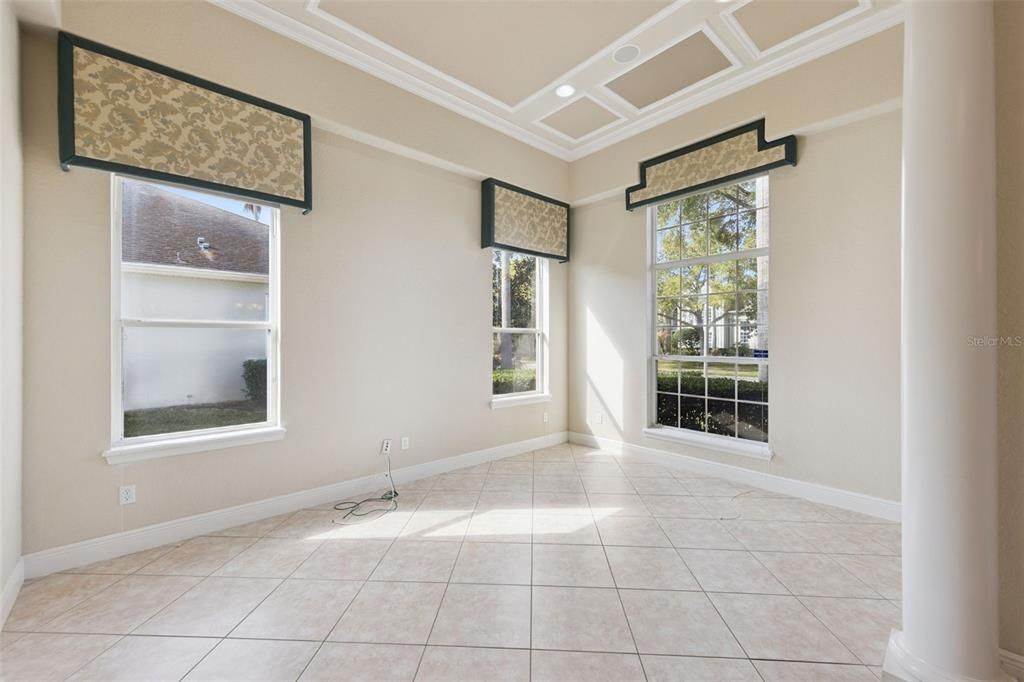 Activo con contrato: $674,990 (4 camas, 3 baños, 2663 Pies cuadrados)