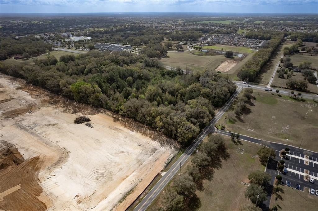 待售: $2,500,000 (8.89 acres)