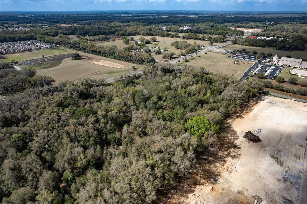 待售: $2,500,000 (8.89 acres)