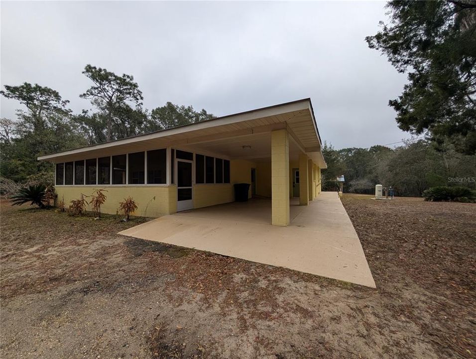 For Rent: $1,950 (3 beds, 2 baths, 1327 Square Feet)