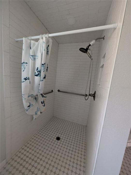 For Rent: $1,950 (3 beds, 2 baths, 1327 Square Feet)