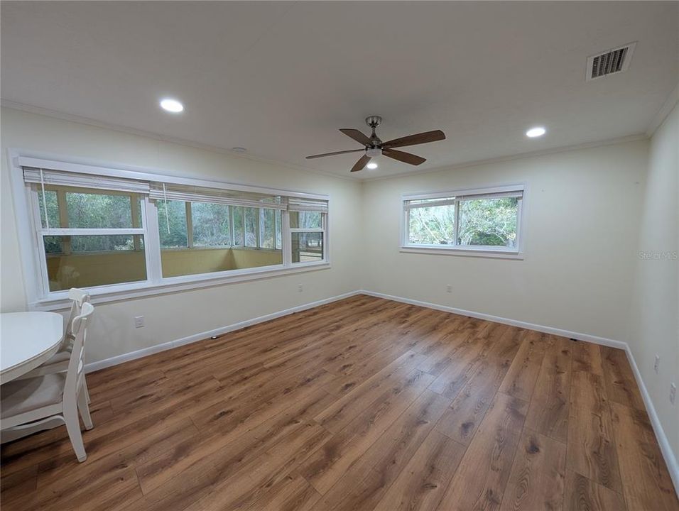 For Rent: $1,950 (3 beds, 2 baths, 1327 Square Feet)