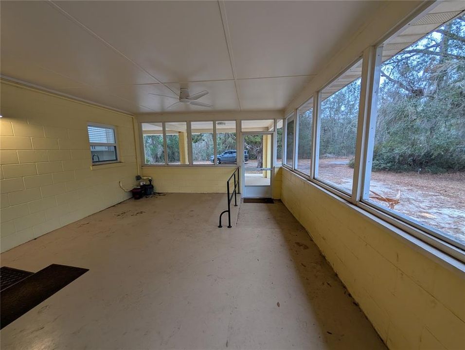 For Rent: $1,950 (3 beds, 2 baths, 1327 Square Feet)