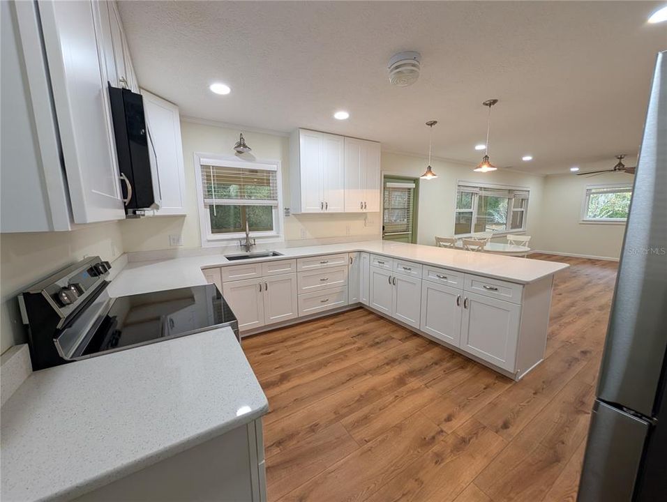 For Rent: $1,950 (3 beds, 2 baths, 1327 Square Feet)