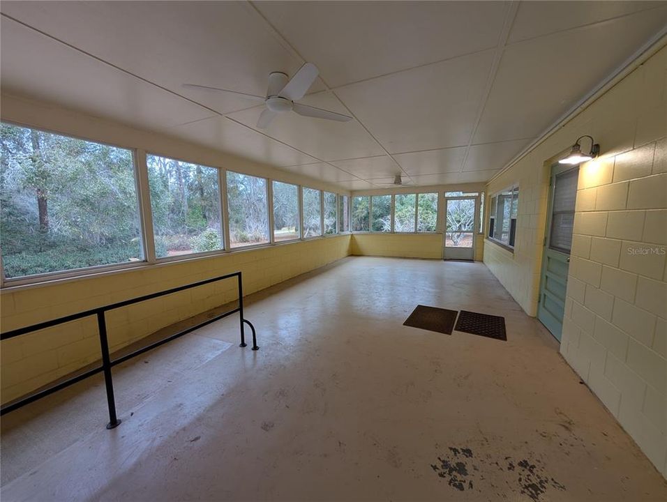 For Rent: $1,950 (3 beds, 2 baths, 1327 Square Feet)