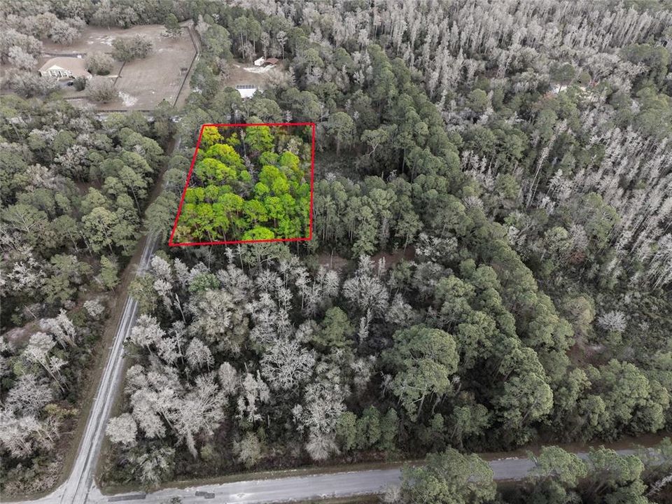 На продажу: $38,000 (1.16 acres)