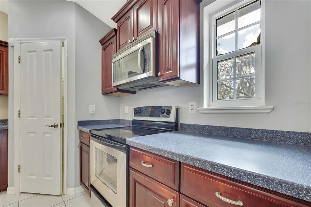 En Venta: $568,000 (3 camas, 2 baños, 1639 Pies cuadrados)