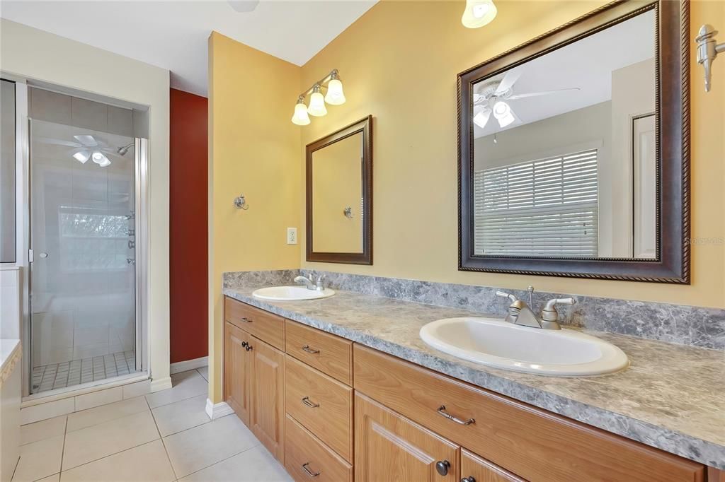 En Venta: $568,000 (3 camas, 2 baños, 1639 Pies cuadrados)