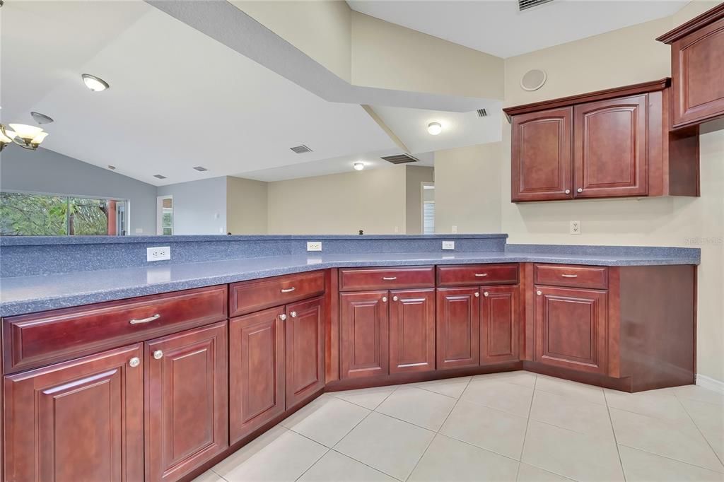 En Venta: $568,000 (3 camas, 2 baños, 1639 Pies cuadrados)