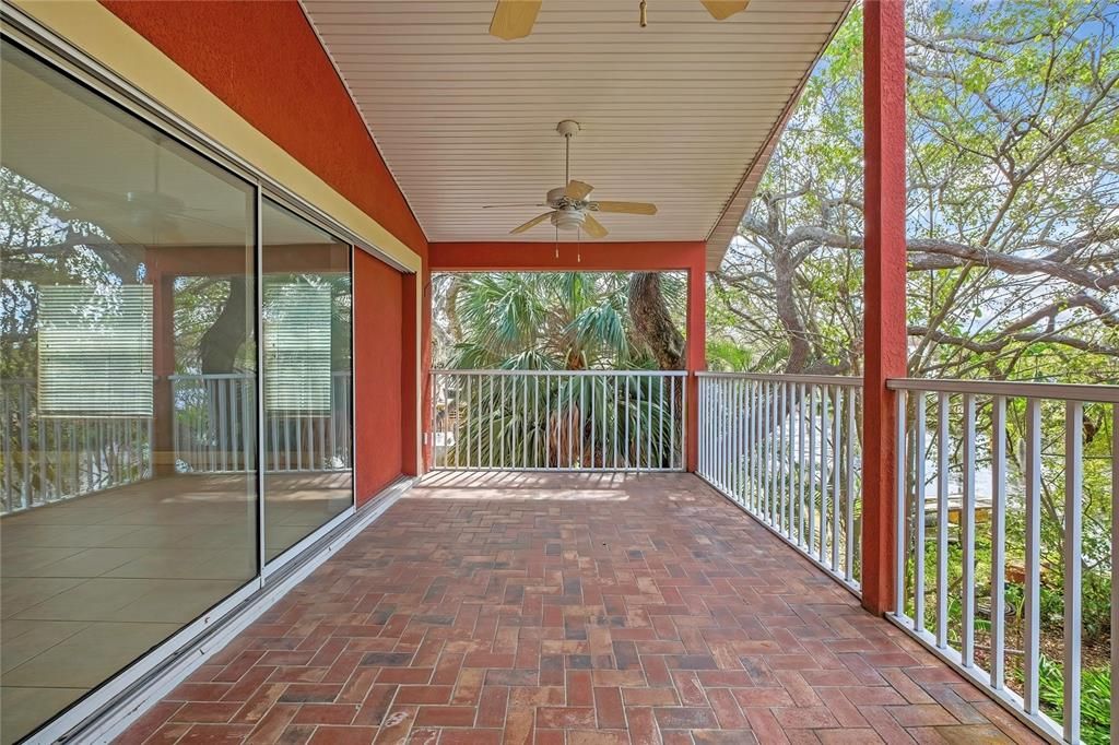 En Venta: $568,000 (3 camas, 2 baños, 1639 Pies cuadrados)