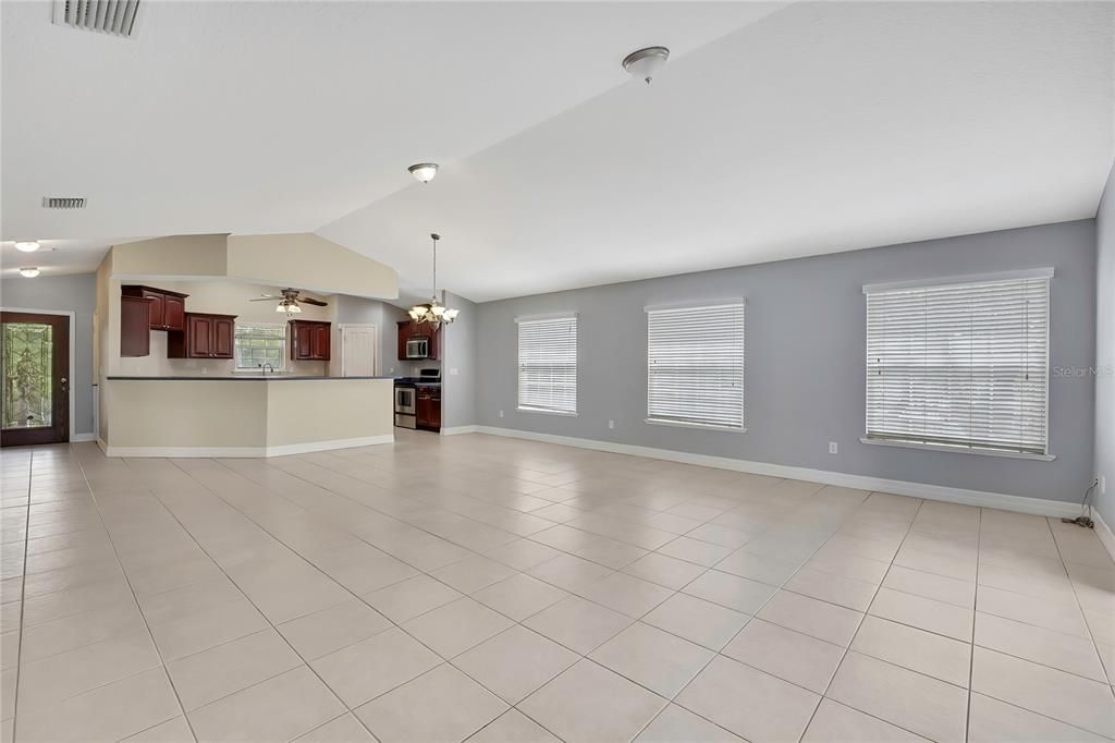 En Venta: $568,000 (3 camas, 2 baños, 1639 Pies cuadrados)