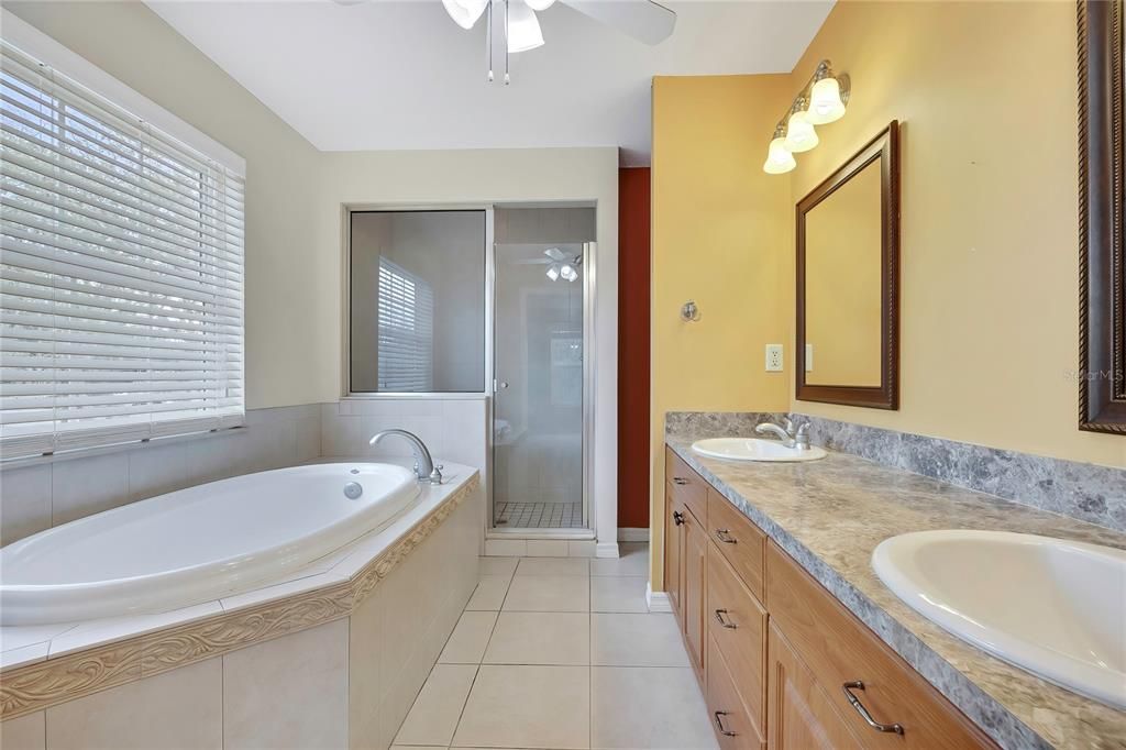 En Venta: $568,000 (3 camas, 2 baños, 1639 Pies cuadrados)