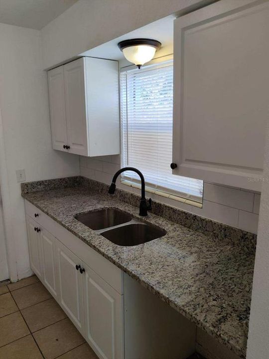 En Venta: $474,900 (6 camas, 0 baños, 2140 Pies cuadrados)