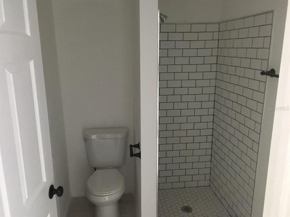 En Venta: $474,900 (6 camas, 0 baños, 2140 Pies cuadrados)