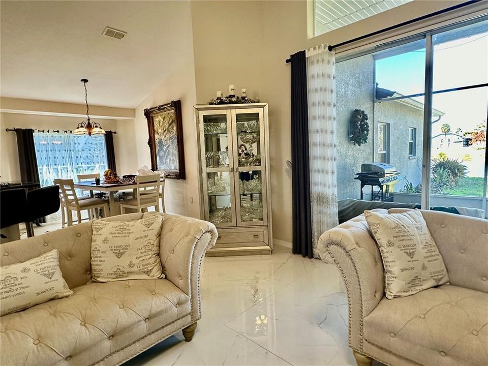 For Rent: $3,000 (5 beds, 3 baths, 2997 Square Feet)