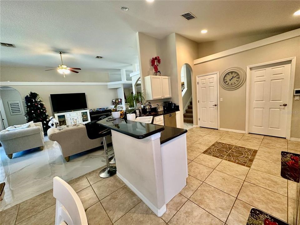 For Rent: $3,000 (5 beds, 3 baths, 2997 Square Feet)