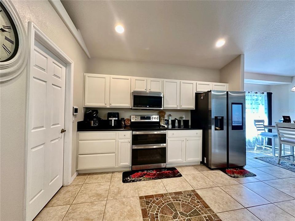For Rent: $3,000 (5 beds, 3 baths, 2997 Square Feet)