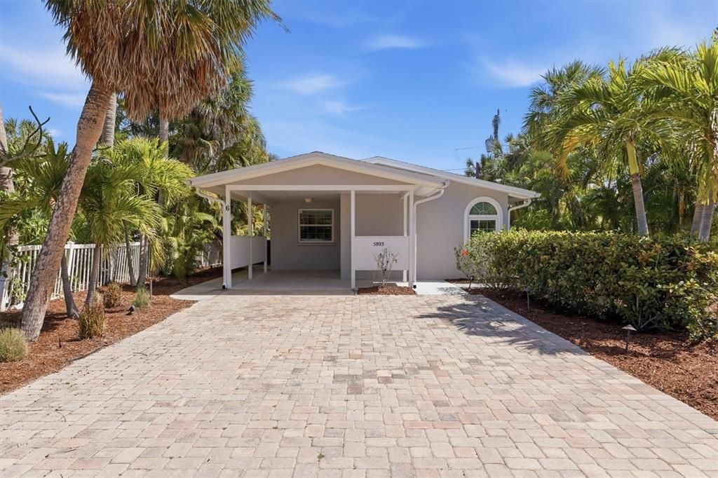 For Sale: $1,075,000 (3 beds, 2 baths, 1010 Square Feet)