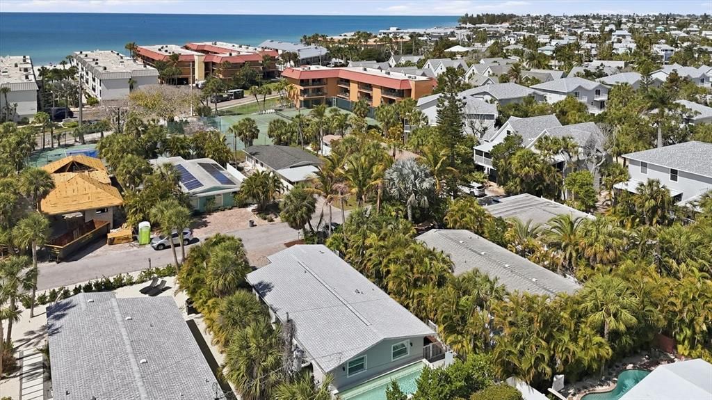 For Sale: $1,075,000 (3 beds, 2 baths, 1010 Square Feet)