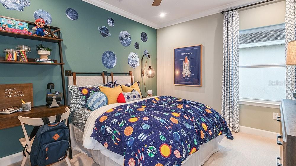Activo con contrato: $685,000 (5 camas, 4 baños, 3461 Pies cuadrados)