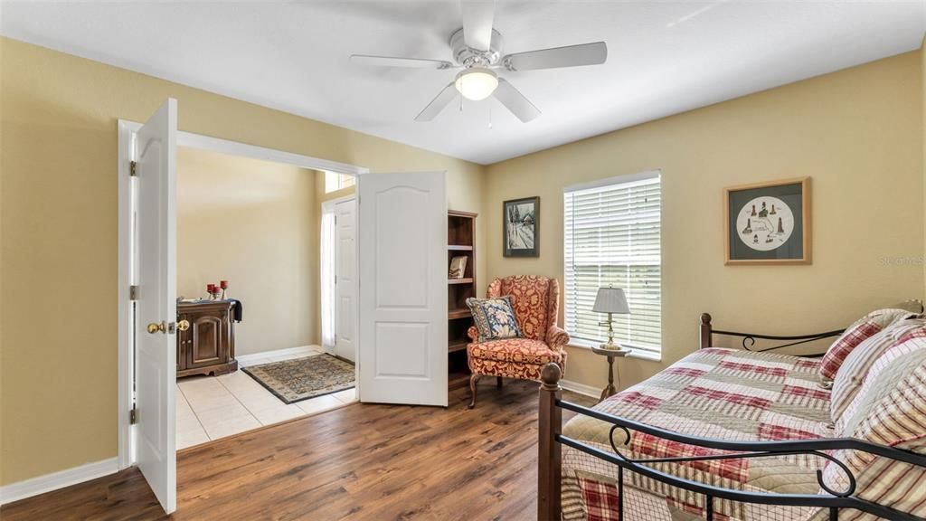For Sale: $334,900 (4 beds, 2 baths, 1908 Square Feet)