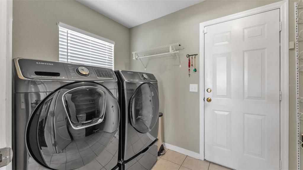For Sale: $334,900 (4 beds, 2 baths, 1908 Square Feet)