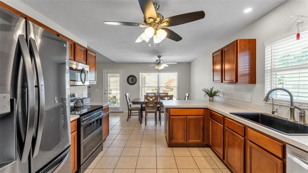 For Sale: $334,900 (4 beds, 2 baths, 1908 Square Feet)