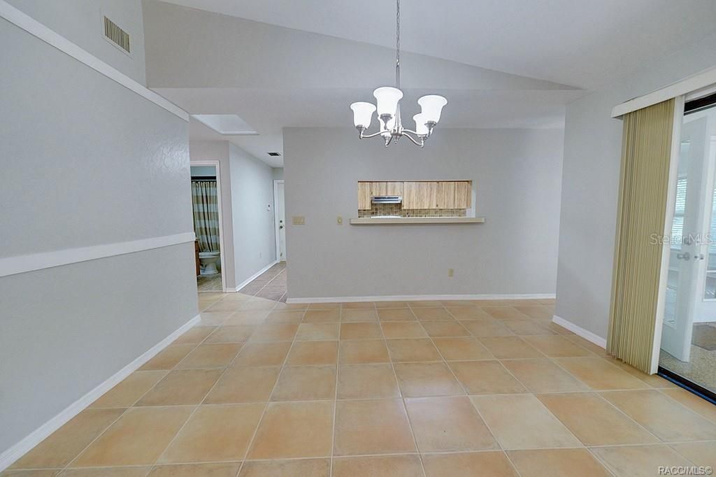 En Venta: $354,950 (3 camas, 3 baños, 2640 Pies cuadrados)