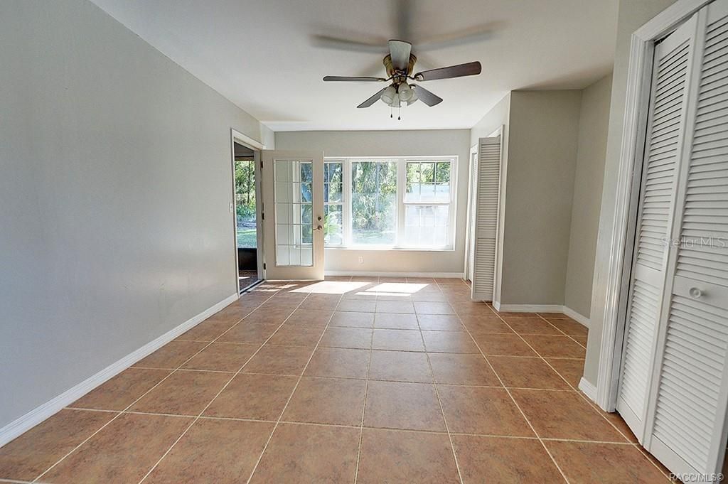 En Venta: $354,950 (3 camas, 3 baños, 2640 Pies cuadrados)