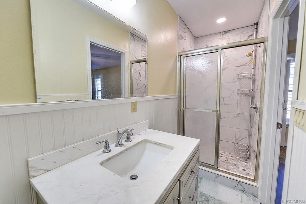 En Venta: $354,950 (3 camas, 3 baños, 2640 Pies cuadrados)