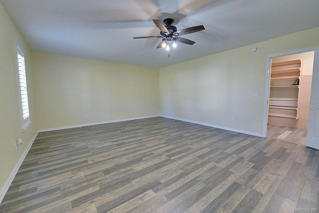 En Venta: $354,950 (3 camas, 3 baños, 2640 Pies cuadrados)