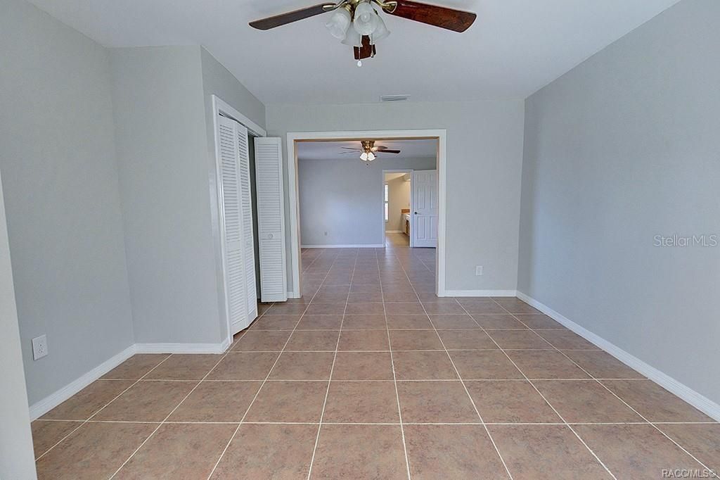 En Venta: $354,950 (3 camas, 3 baños, 2640 Pies cuadrados)