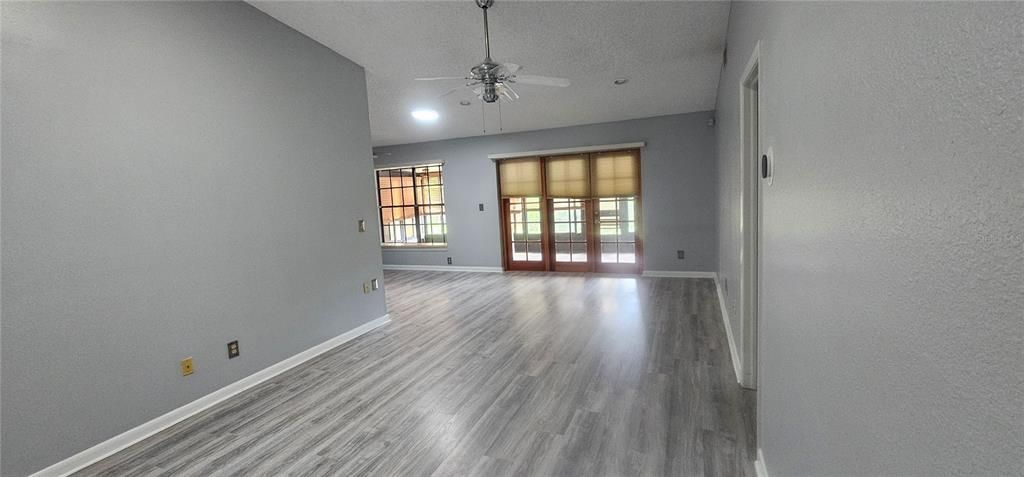 En Venta: $325,000 (2 camas, 2 baños, 1099 Pies cuadrados)