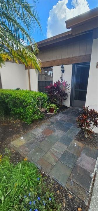 En Venta: $325,000 (2 camas, 2 baños, 1099 Pies cuadrados)