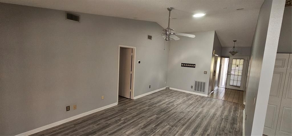En Venta: $325,000 (2 camas, 2 baños, 1099 Pies cuadrados)