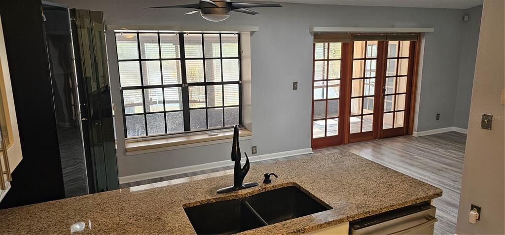 En Venta: $325,000 (2 camas, 2 baños, 1099 Pies cuadrados)