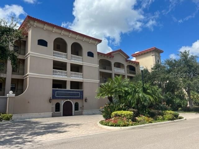 For Rent: $2,650 (2 beds, 2 baths, 1762 Square Feet)