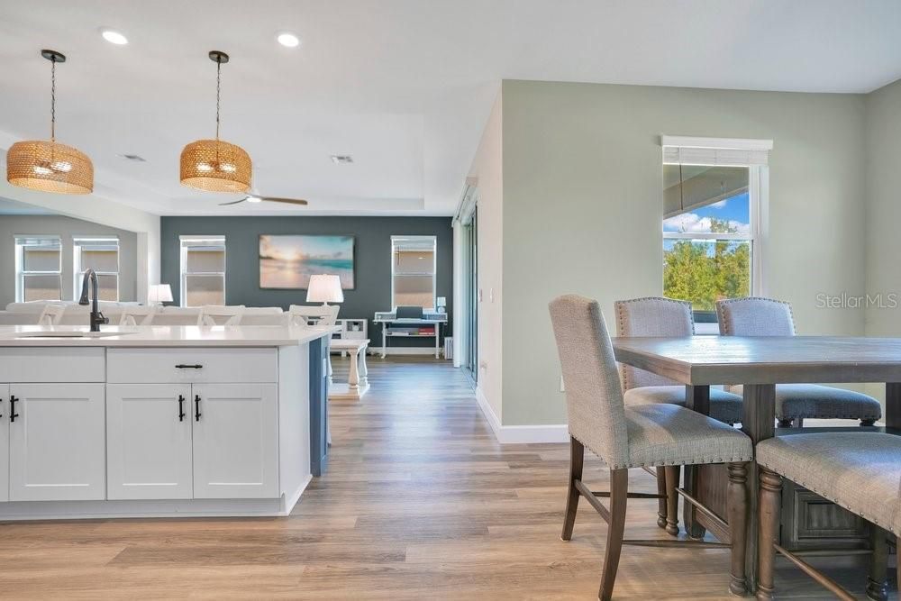 На продажу: $589,900 (4 спален, 3 ванн, 2787 Квадратных фут)