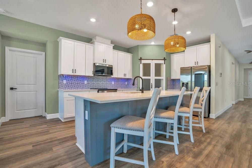 На продажу: $589,900 (4 спален, 3 ванн, 2787 Квадратных фут)