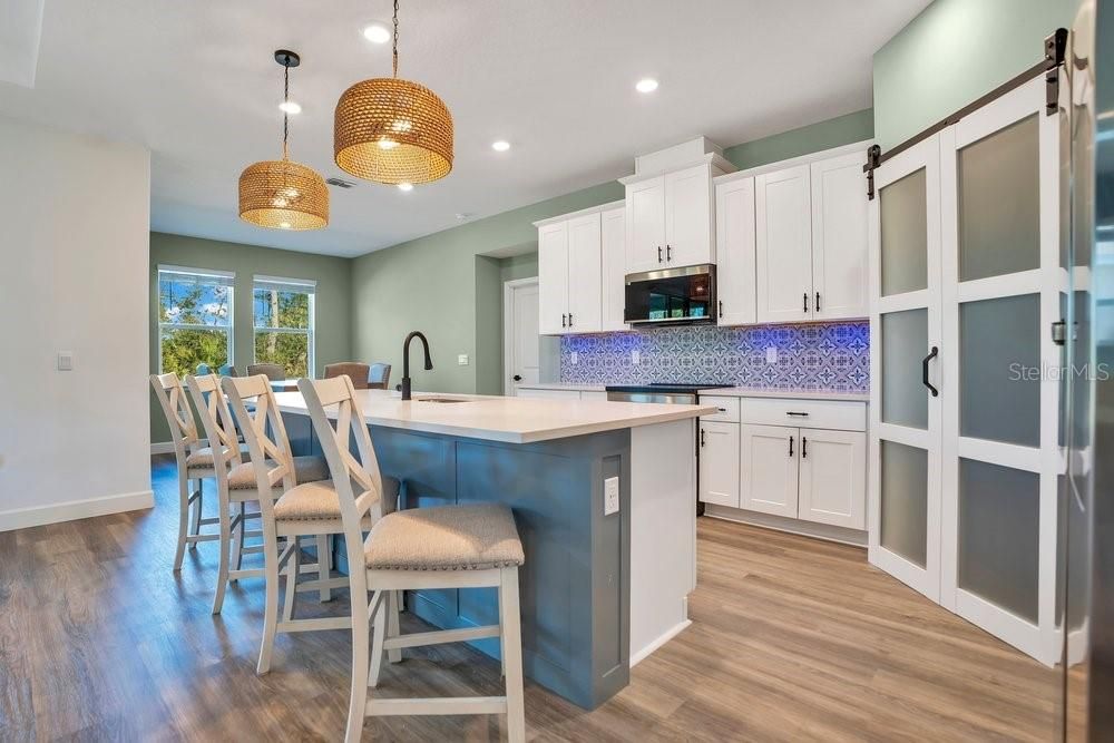 На продажу: $589,900 (4 спален, 3 ванн, 2787 Квадратных фут)