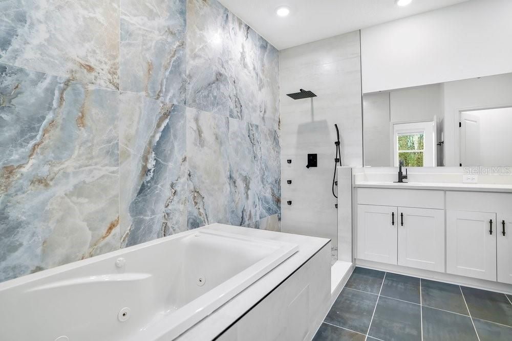 На продажу: $589,900 (4 спален, 3 ванн, 2787 Квадратных фут)