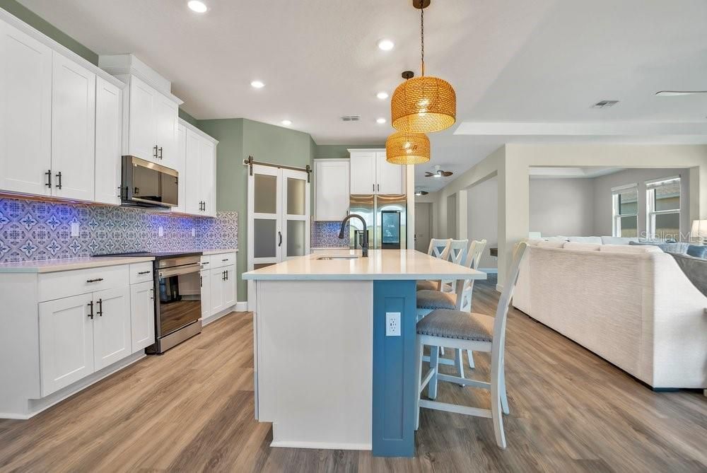 На продажу: $589,900 (4 спален, 3 ванн, 2787 Квадратных фут)