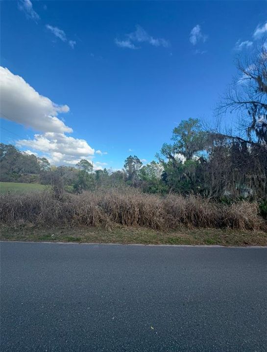 На продажу: $77,900 (0.41 acres)