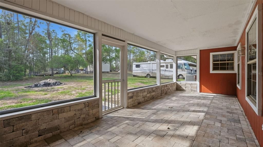 На продажу: $449,900 (3 спален, 2 ванн, 1968 Квадратных фут)