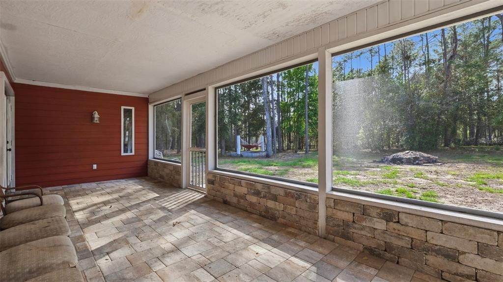 На продажу: $449,900 (3 спален, 2 ванн, 1968 Квадратных фут)