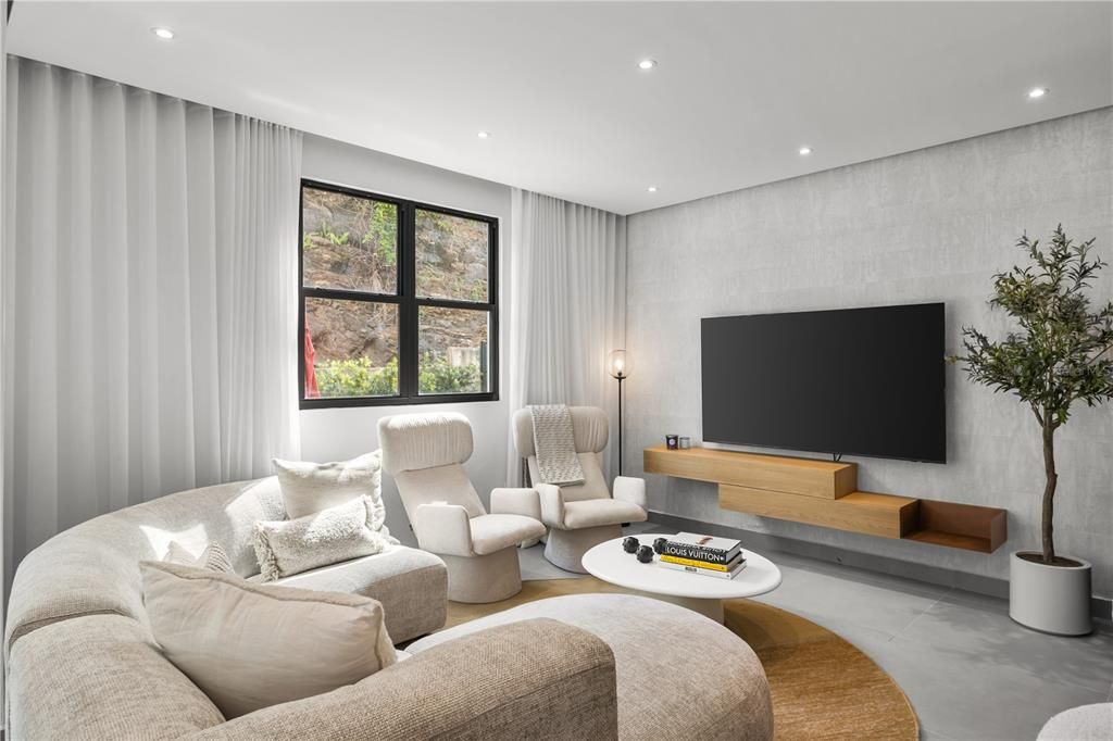 Active With Contract: $899,000 (4 beds, 2 baths, 2529 Square Feet)