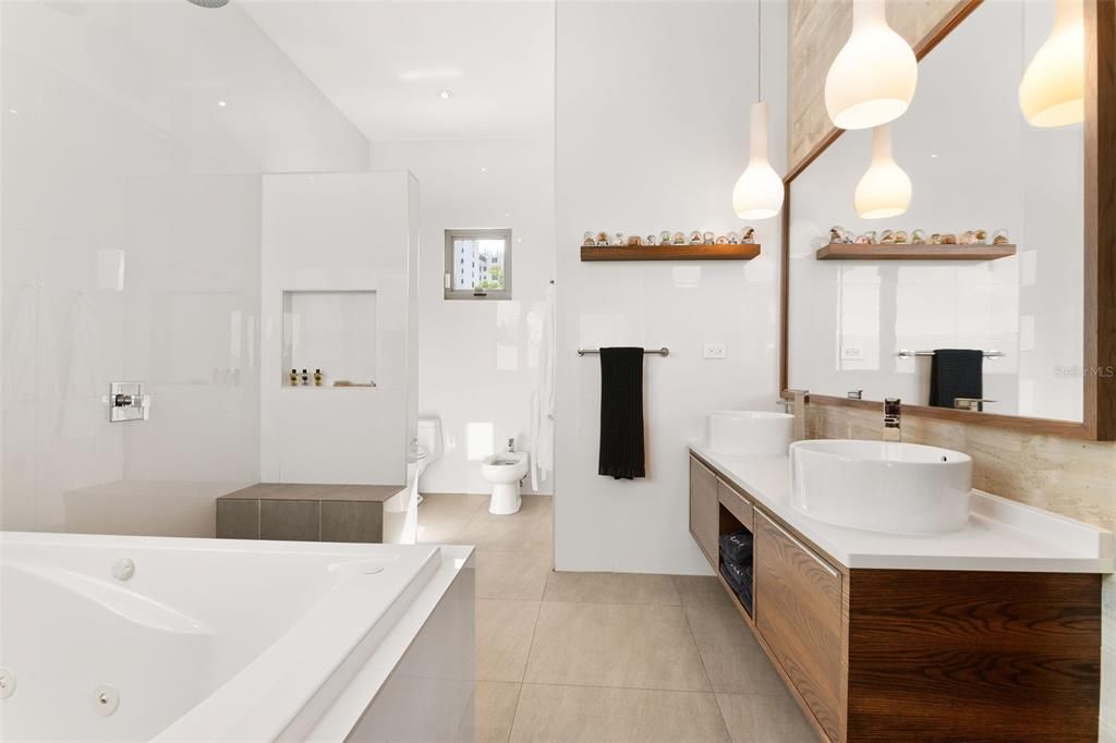 En Venta: $6,100,000 (5 camas, 5 baños, 4494 Pies cuadrados)