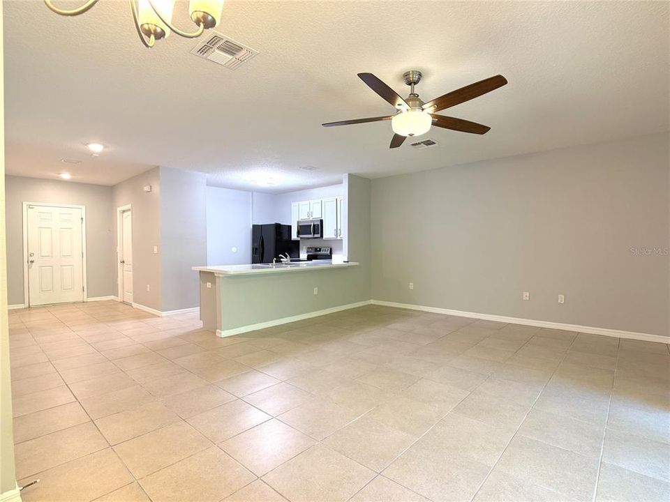Active With Contract: $1,850 (3 beds, 2 baths, 1530 Square Feet)