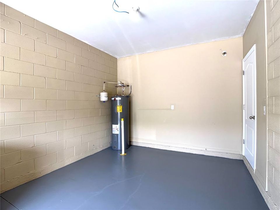Active With Contract: $1,850 (3 beds, 2 baths, 1530 Square Feet)